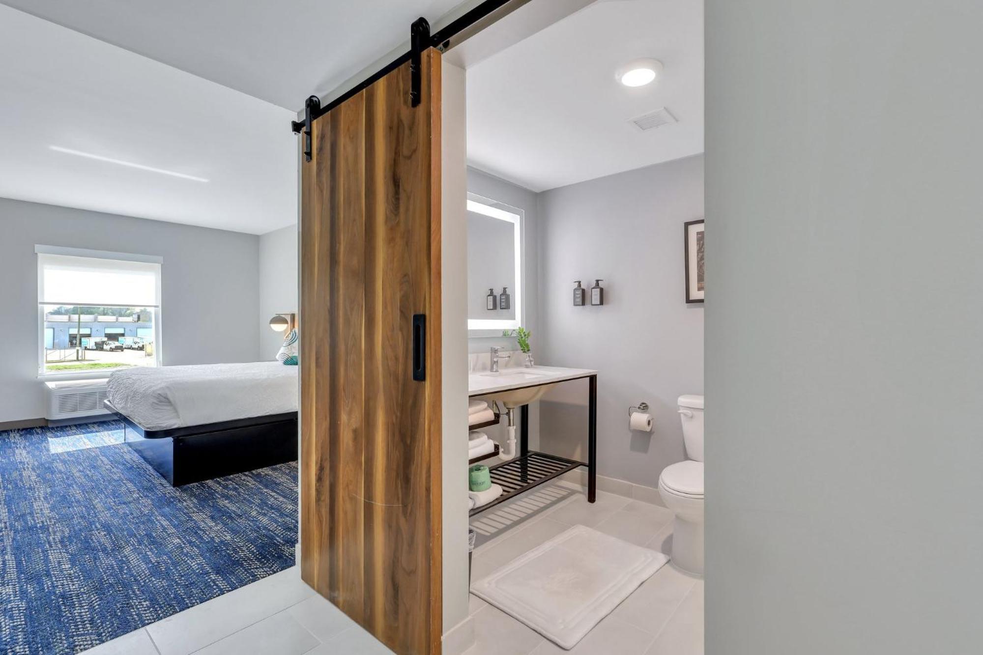The Kingston Hotel Garden City Ngoại thất bức ảnh
